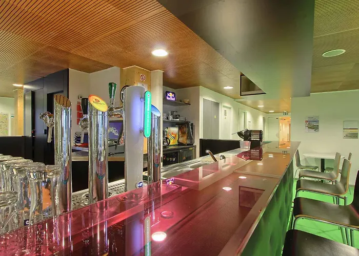 Auberge De Jeunesse Hi Paris Yves Robert